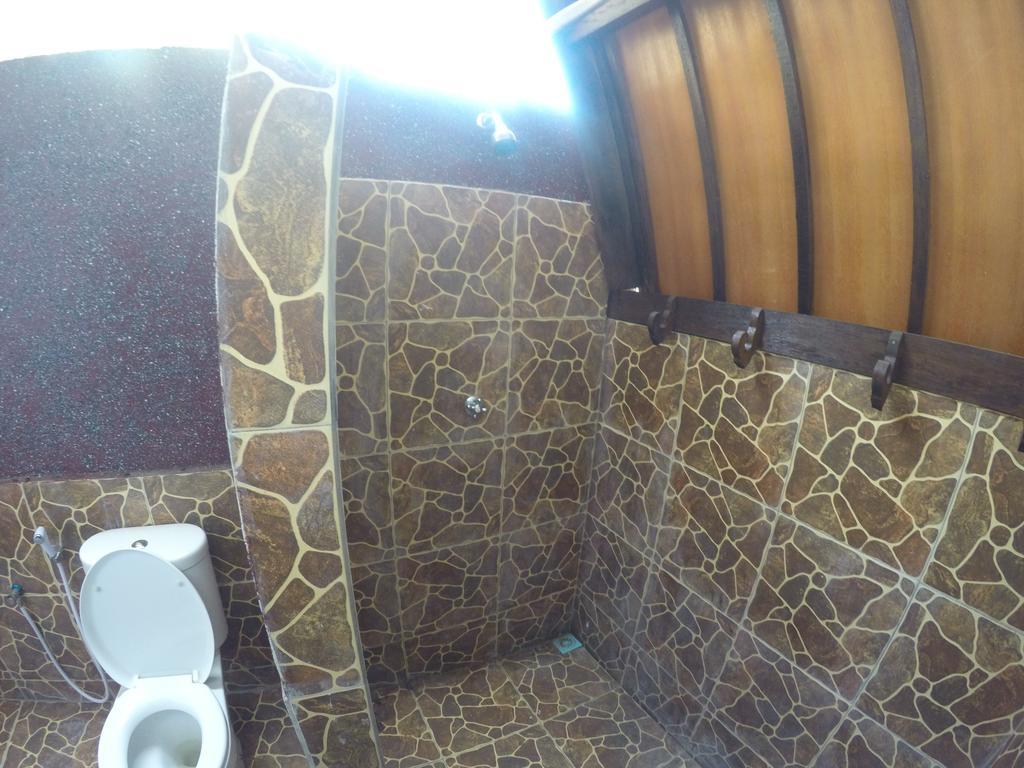 Hello Lumbung Homestay Гили Еър Екстериор снимка