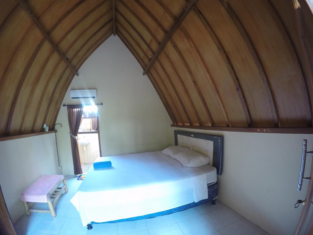 Hello Lumbung Homestay Гили Еър Екстериор снимка