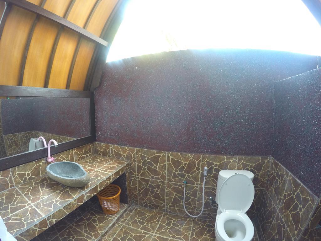 Hello Lumbung Homestay Гили Еър Екстериор снимка