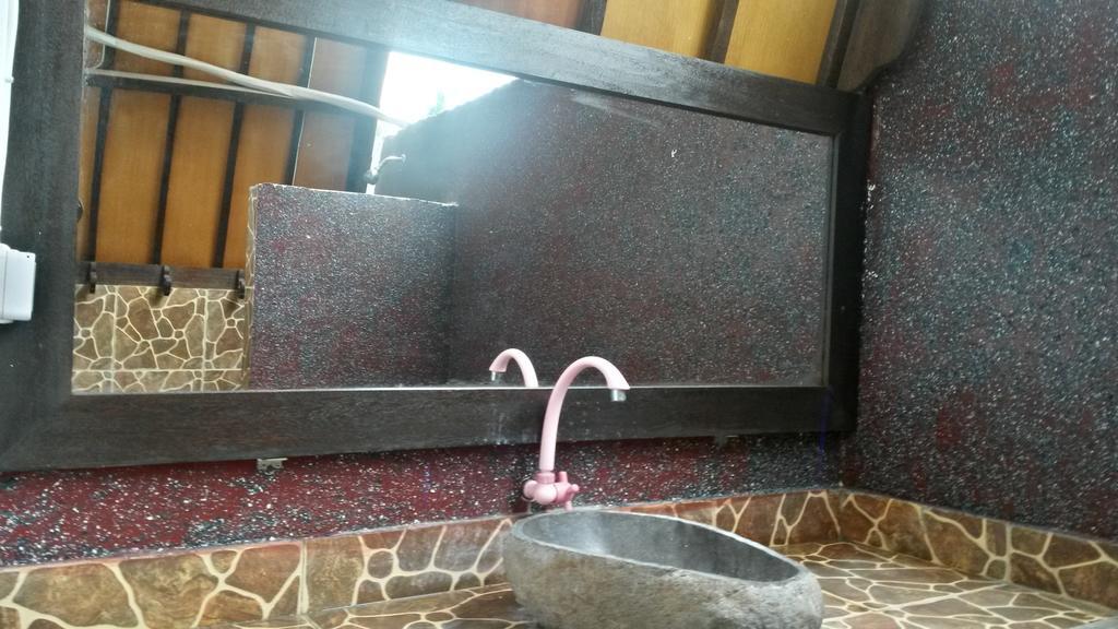 Hello Lumbung Homestay Гили Еър Екстериор снимка