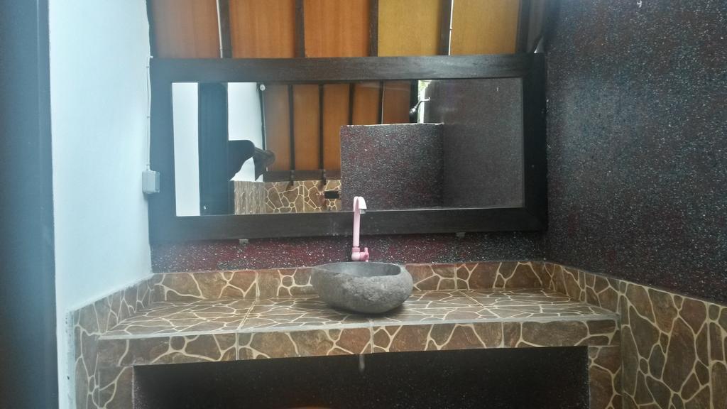 Hello Lumbung Homestay Гили Еър Стая снимка